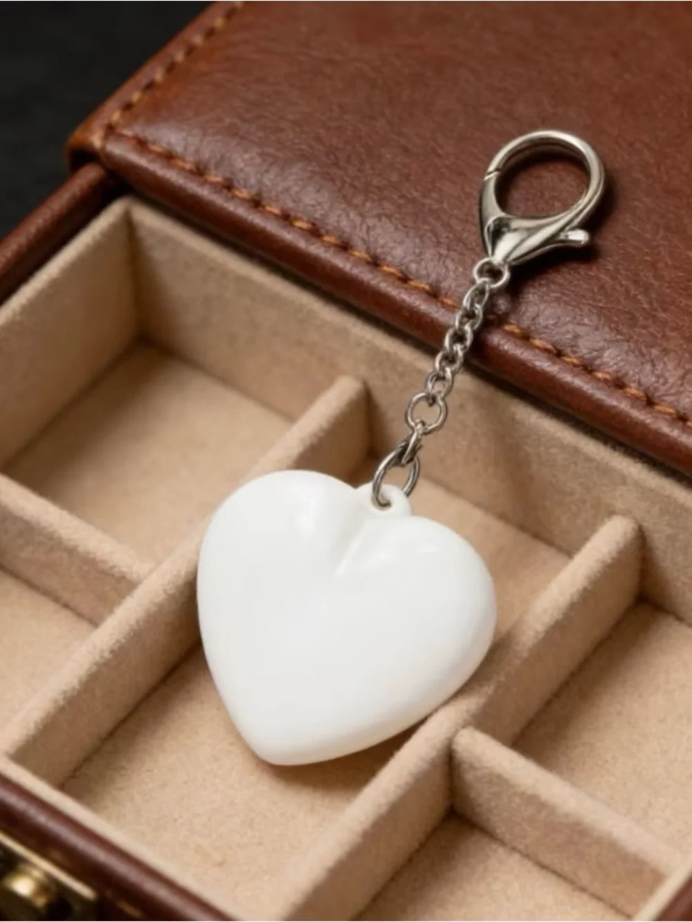 Heart-Shaped LED Purse light- White Glow *NWT